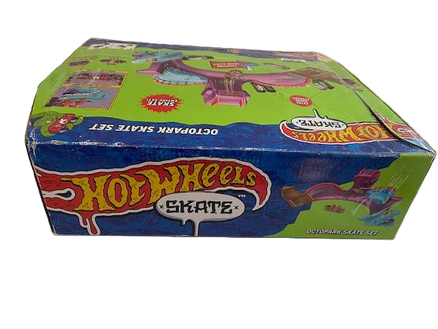 Hot Wheels Skate Octopark Playset, with Exclusive Fingerboard and Skate Shoes