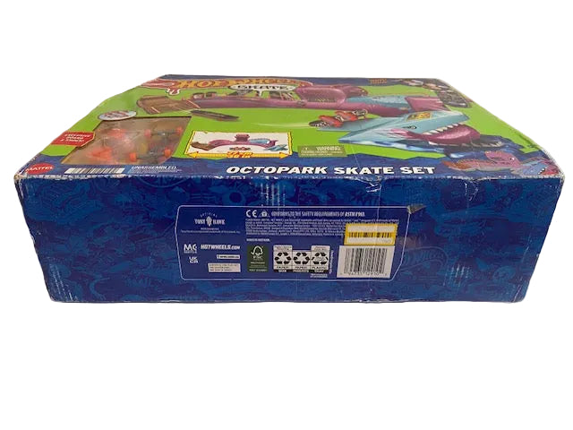 Hot Wheels Skate Octopark Playset, with Exclusive Fingerboard and Skate Shoes